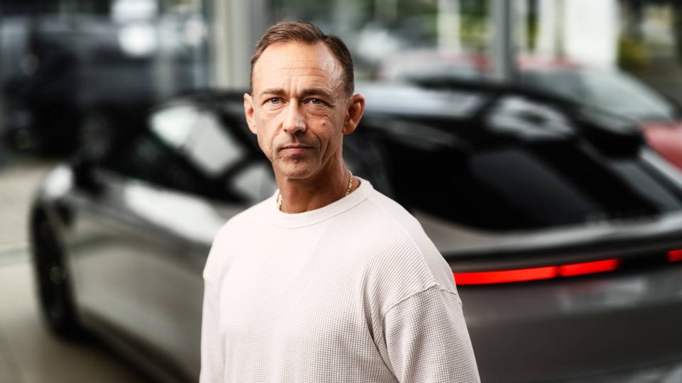Fra benzin i blodet til strøm i bilen – uden at miste køreglæden v. Hans Sandal og Nicolas Kiesa, tidligere Formel 1-kører og ambassadør for Zeekr Danmark